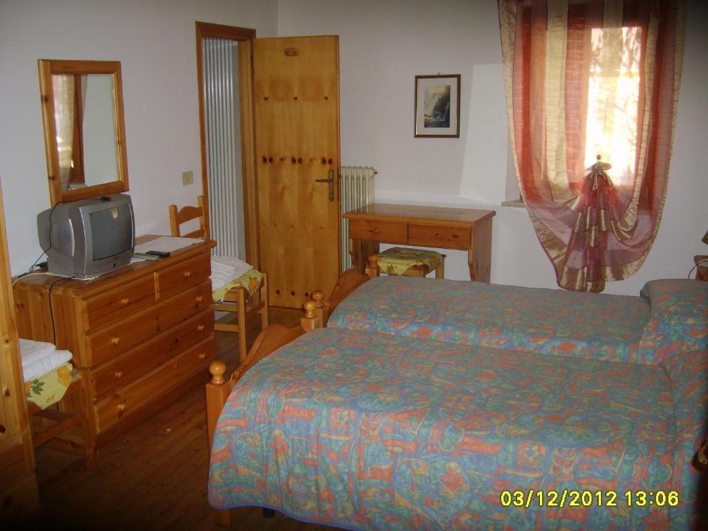 Antico Albergo Sant'Antonio Fonzaso Bilik gambar