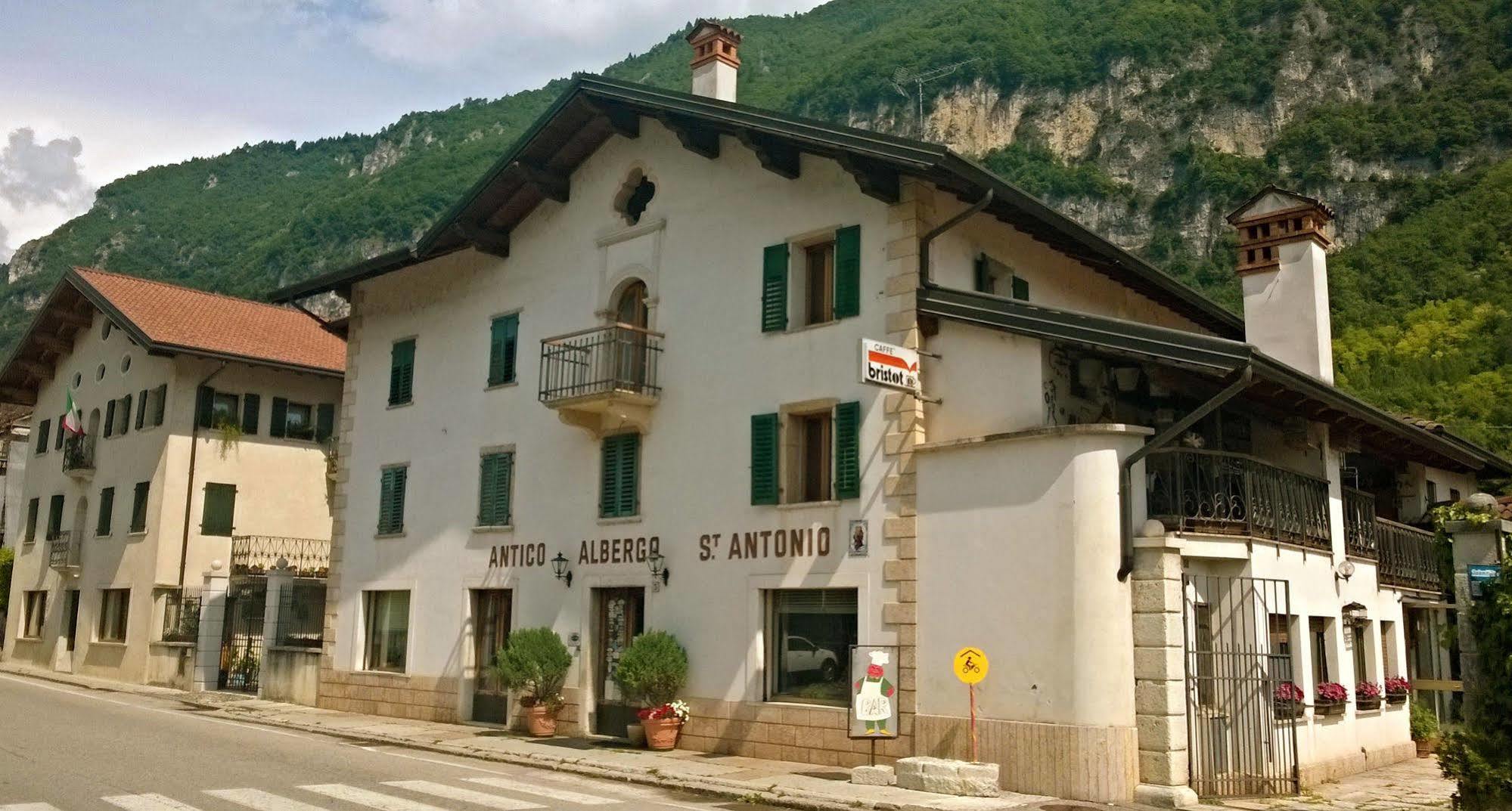 Antico Albergo Sant'Antonio Fonzaso Luaran gambar